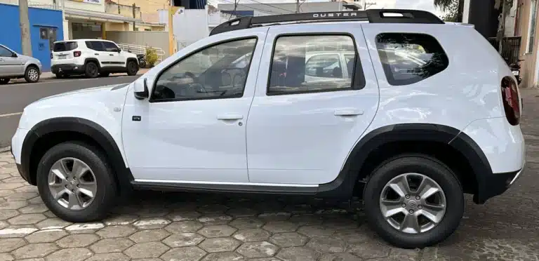 2010 Renault Duster 16 D CVT Branco - side - Nilson Car