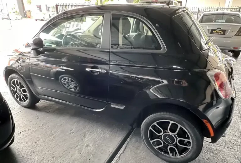 2011 Fiat 500 Cult - side - Nilson Car