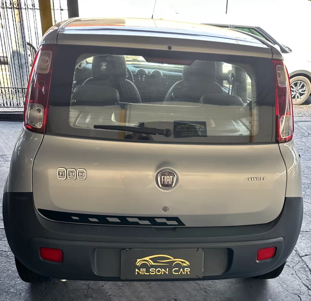 2011/12 Fiat Uno Vivace 1.0 Prata - back