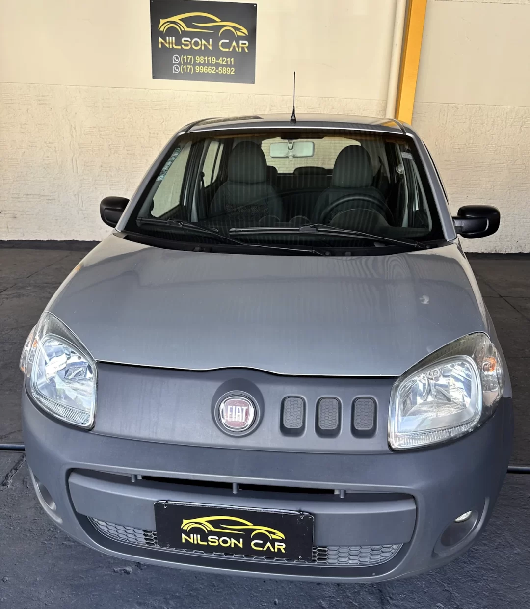 2011/12 Fiat Uno Vivace 1.0 Prata - front