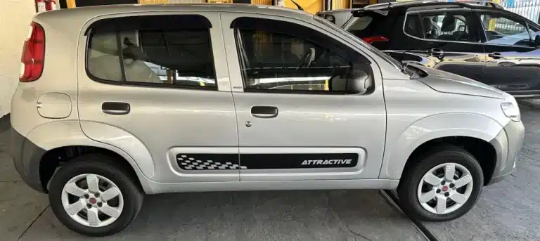 2011_12-Fiat_Uno Vivace_1.0_side_1280 - Nilson Car 2011/12 Fiat Uno Vivace 1.0 Prata - side