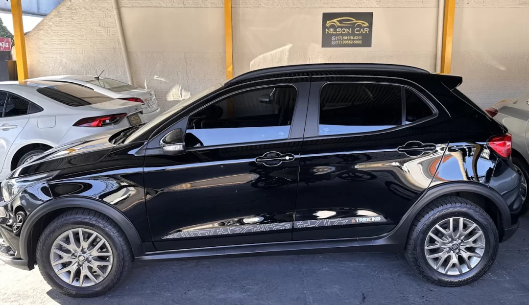 2021/21 Fiat Argo Trekking 1.8 At Preto - side