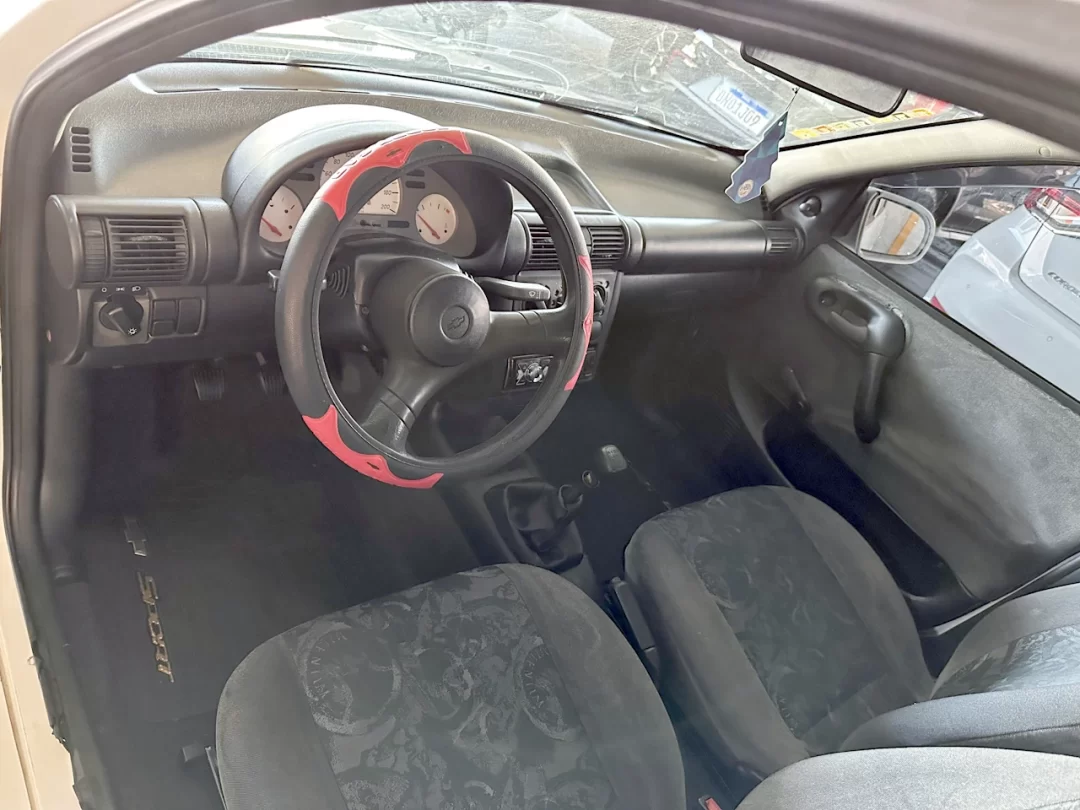 2001/02 GM Corsa Milenium 1.0 Bronco - front seat