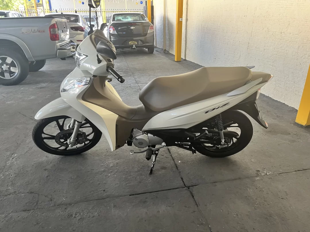 2020/20 Honda Biz 125 Branca - side