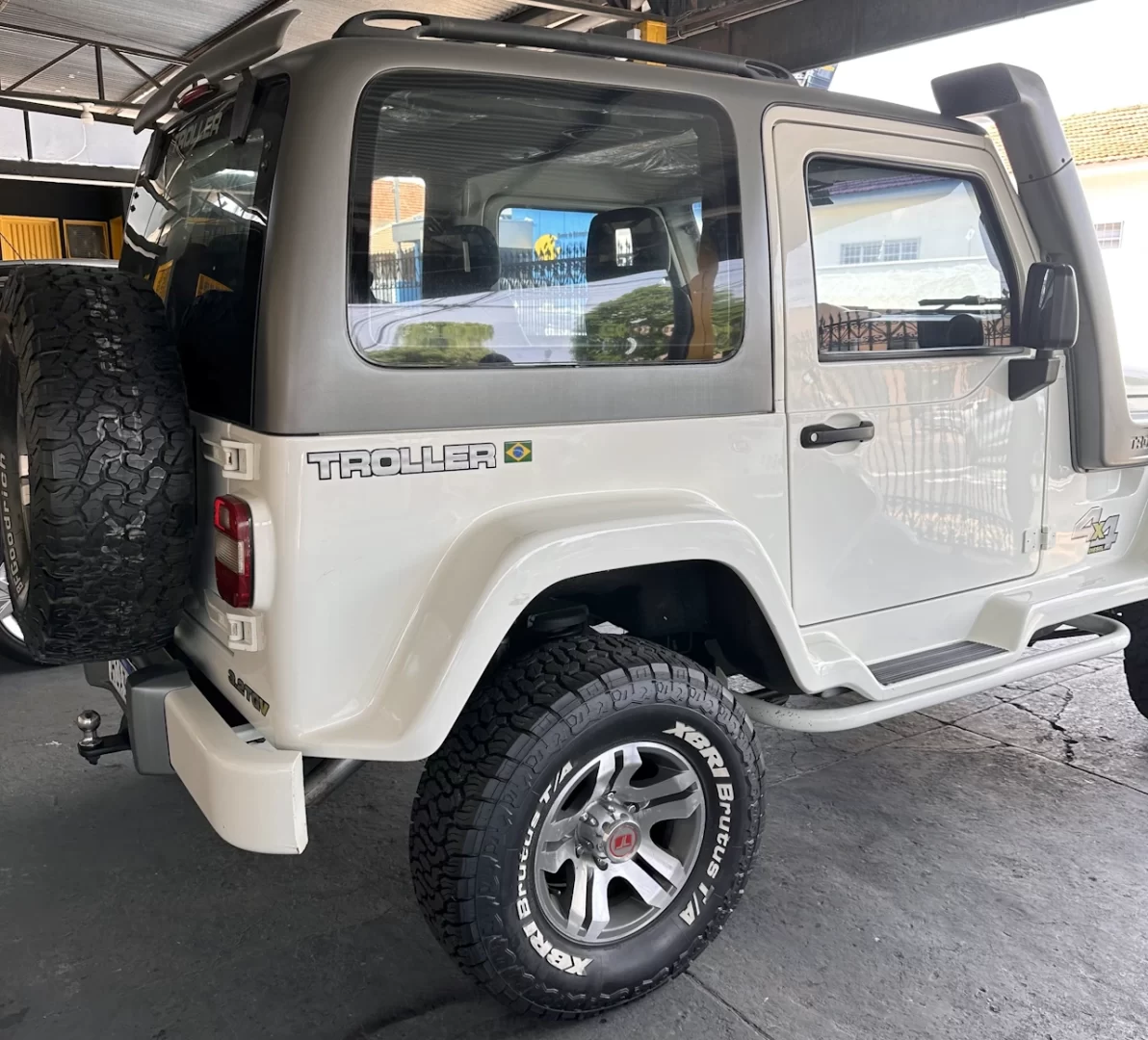 2012/13 Troller T4 TDI 4x4 Bronco - side
