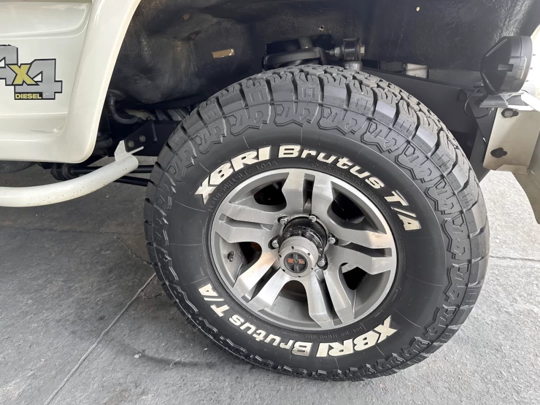 2012/13 Troller T4 TDI 4x4 Bronco - tire