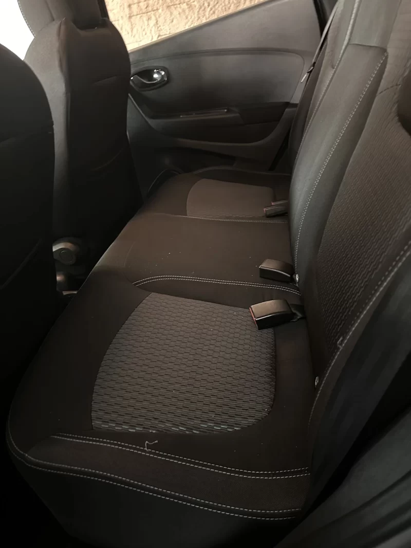 2018 19 Renault Captur Life 1.6 Cinza 1024 - Rear Seat
